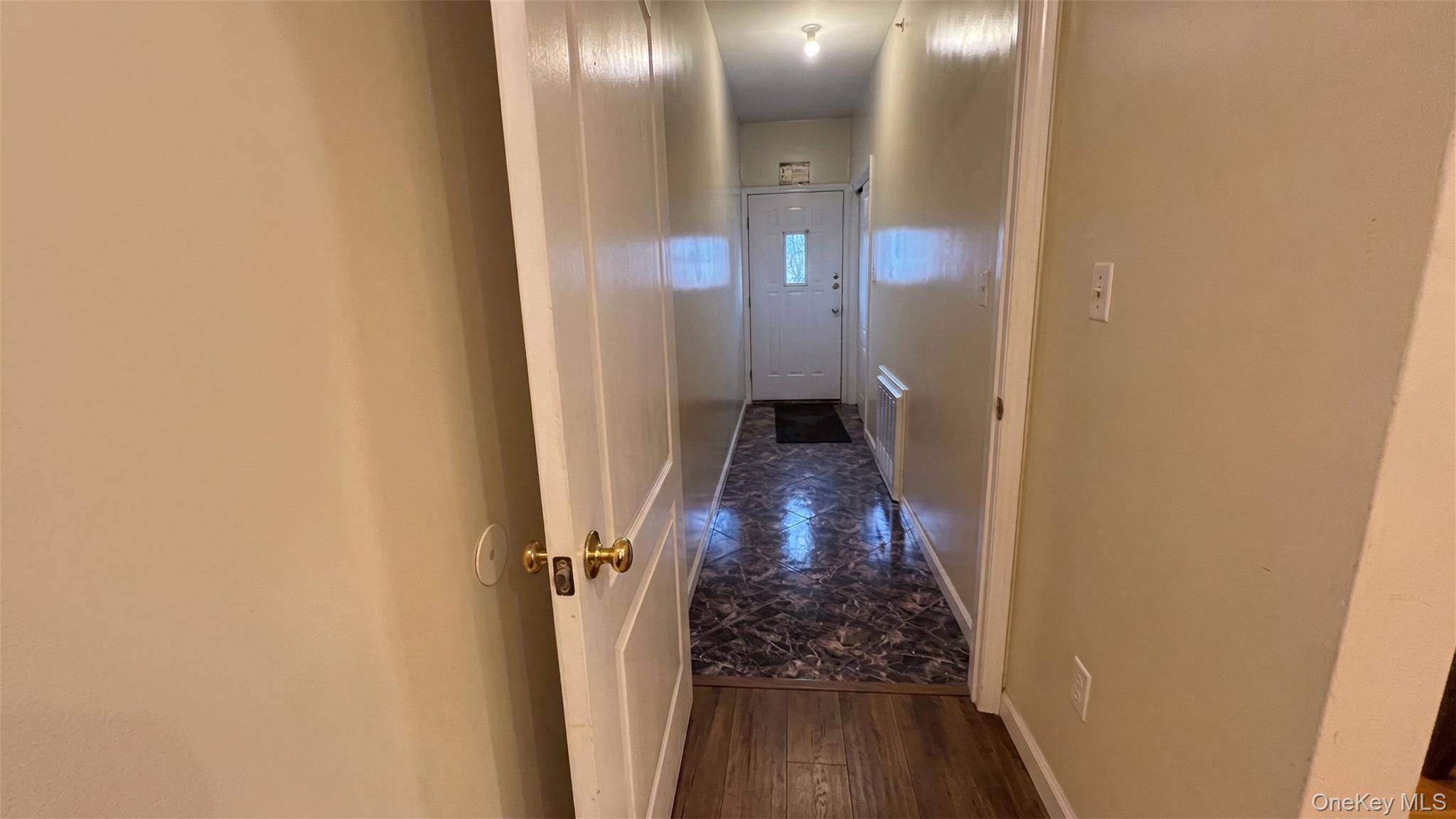 5 Toltchav WAY #202, Monroe, NY 10950