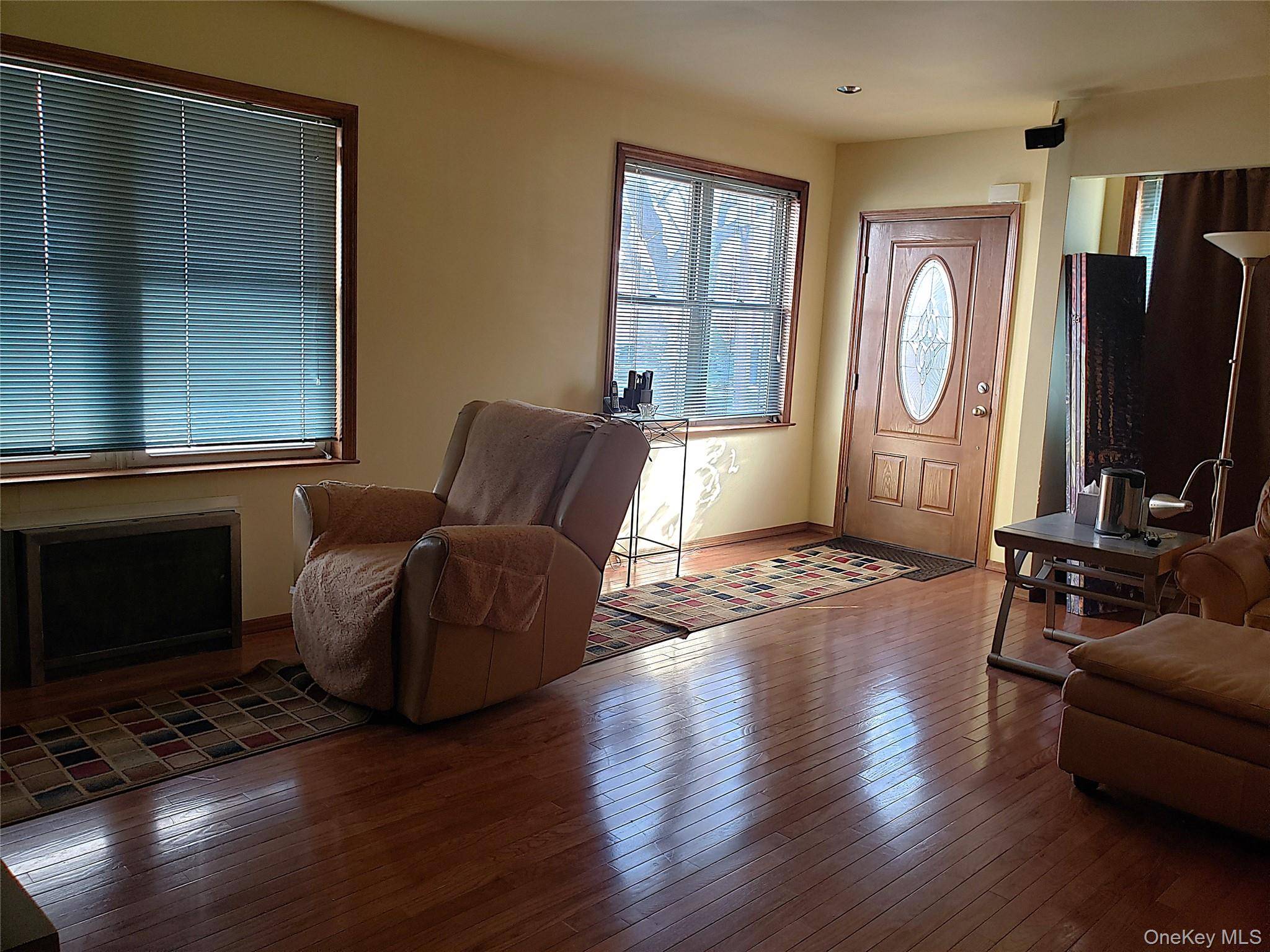 87-37 Union TPKE, Glendale, NY 11385