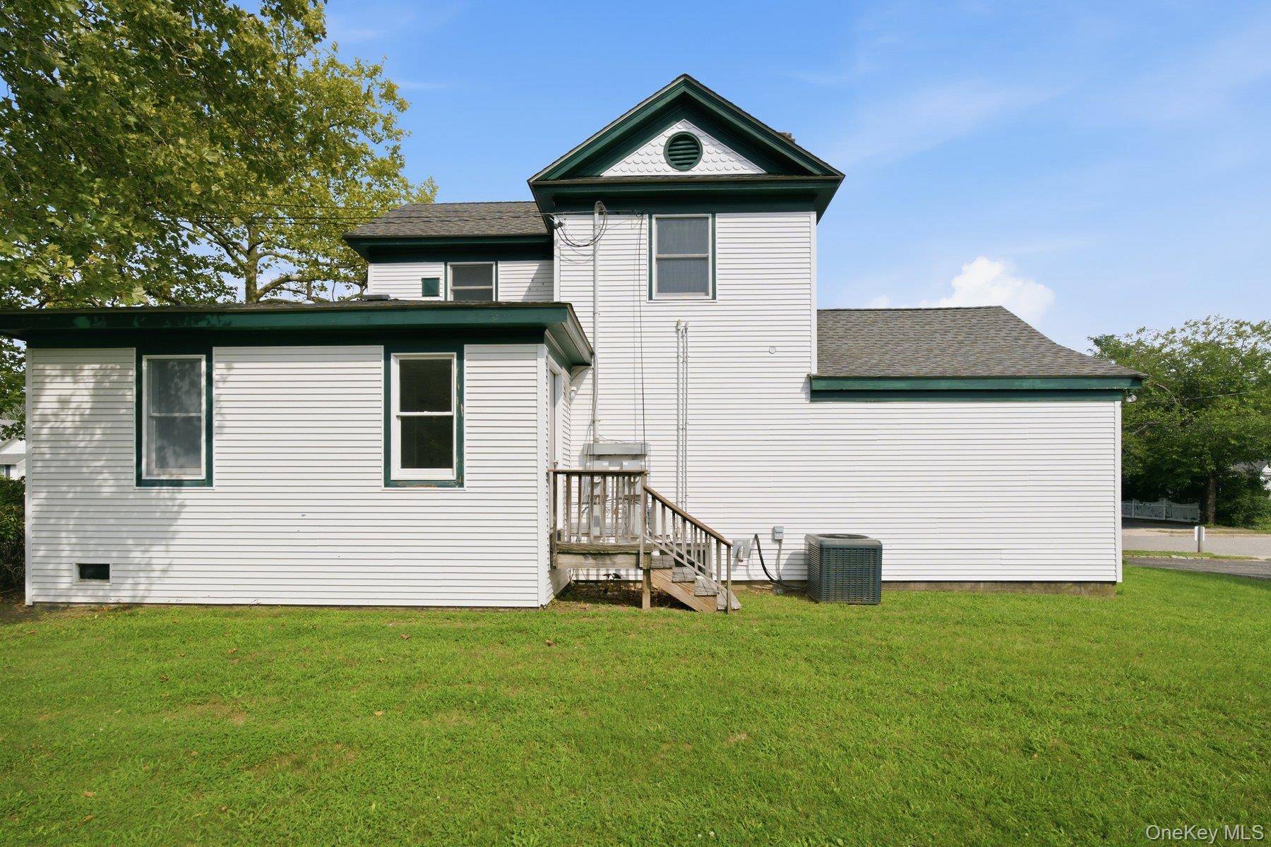 1228 Roanoke AVE, Riverhead, NY 11901