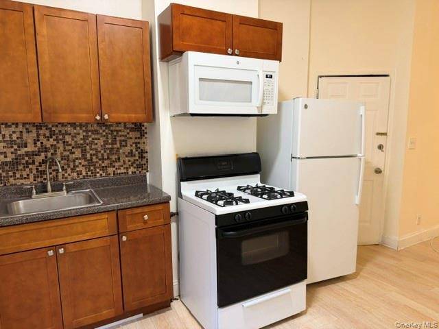 38-38 29th ST, Long Island City, NY 11101