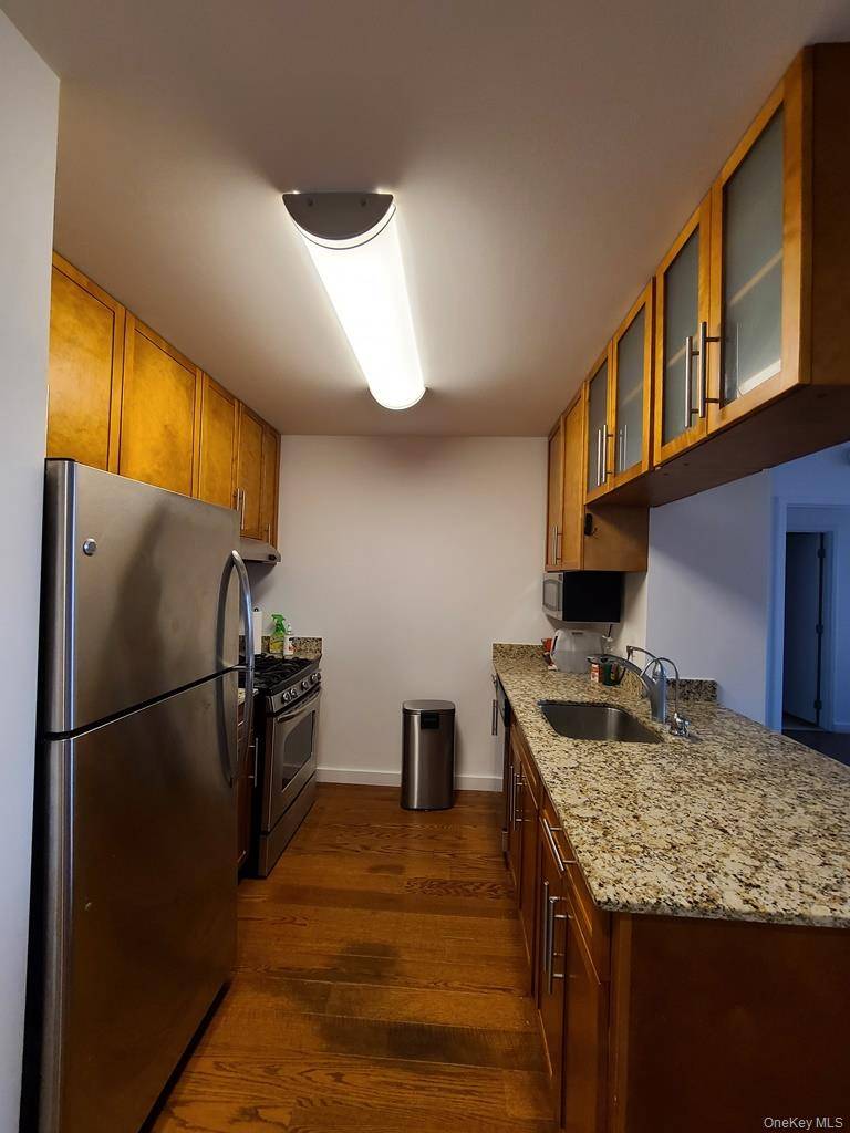 40-28 College Point BLVD #907, Flushing, NY 11354