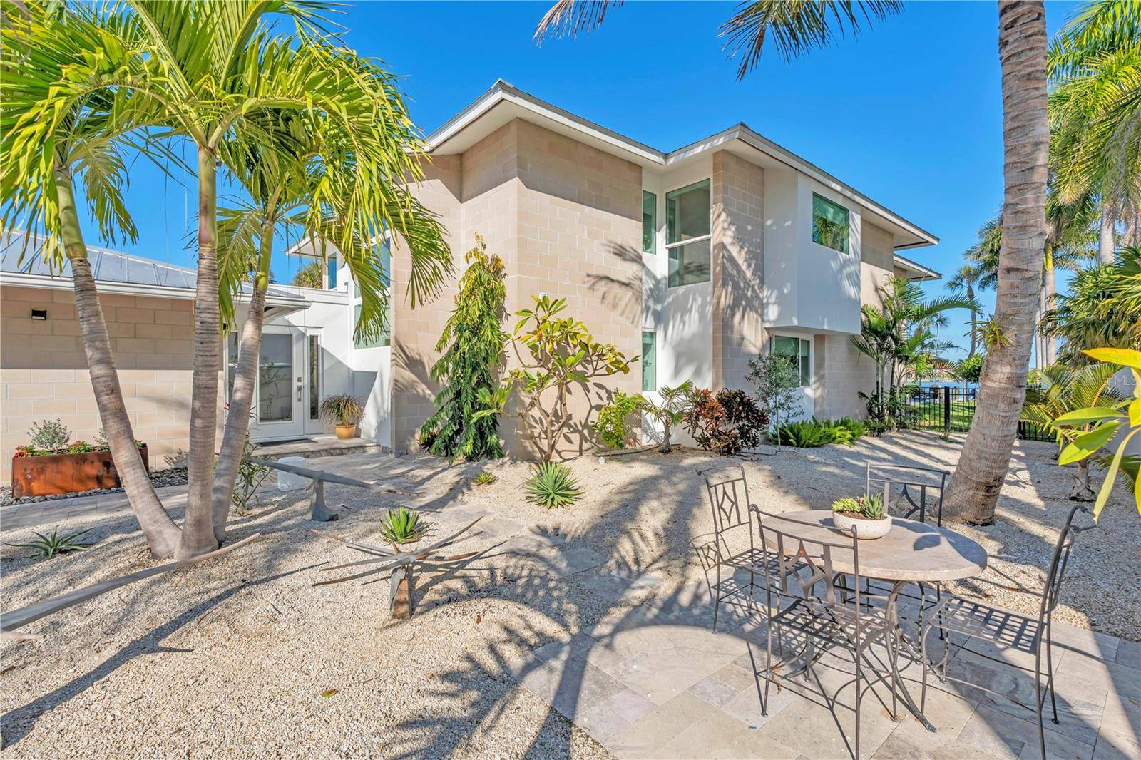 701 TYLER DR, Sarasota, FL 34236