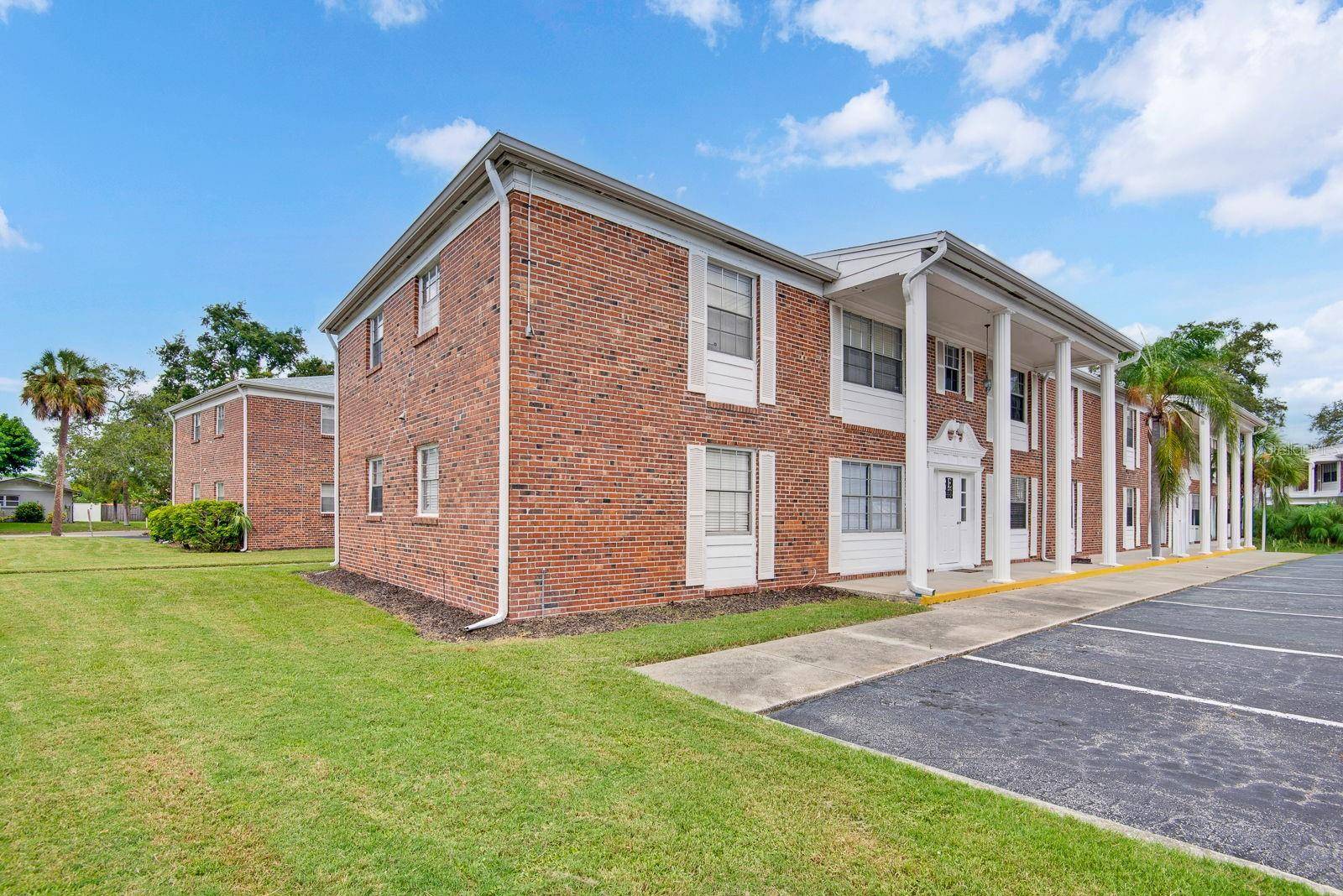 4507 9TH ST W #E3, Bradenton, FL 34207