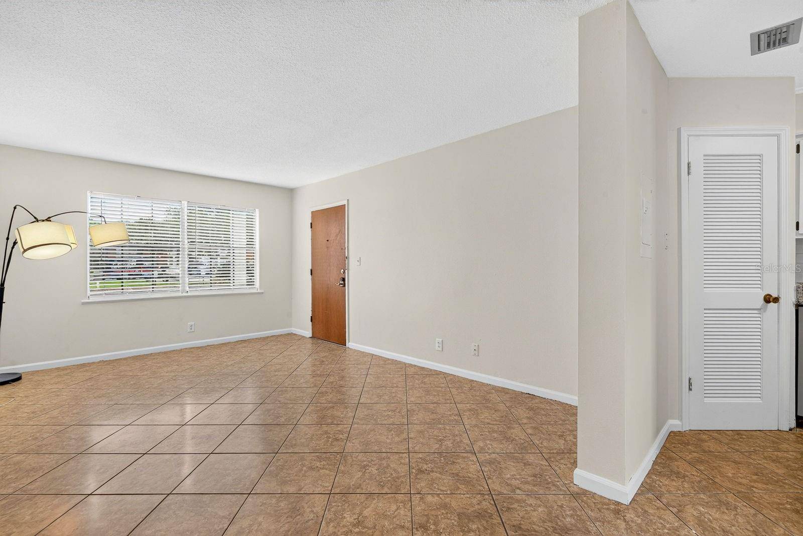 4507 9TH ST W #E3, Bradenton, FL 34207