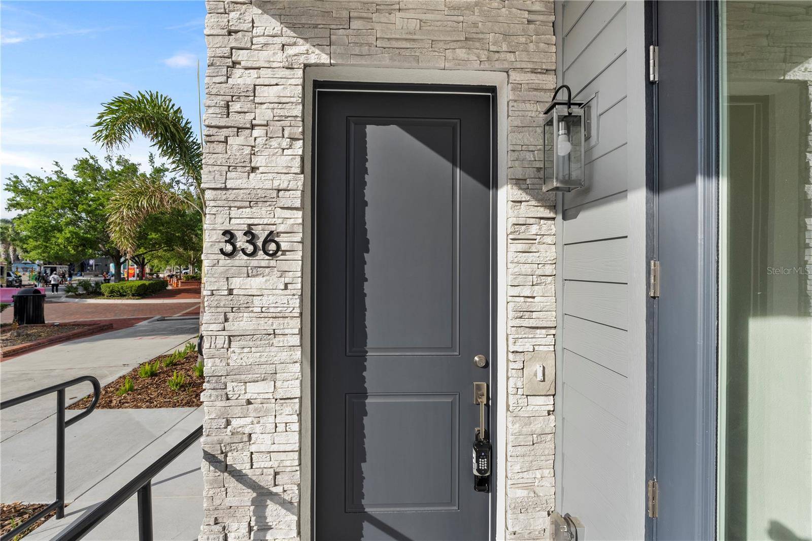 336 CENTER LAKE LN #336, Oviedo, FL 32765