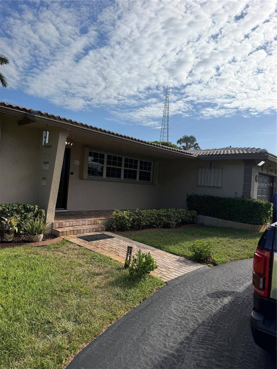 3230 HARRISON ST, Hollywood, FL 33021