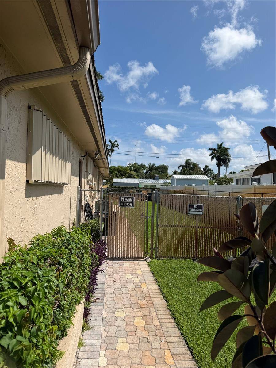 3230 HARRISON ST, Hollywood, FL 33021