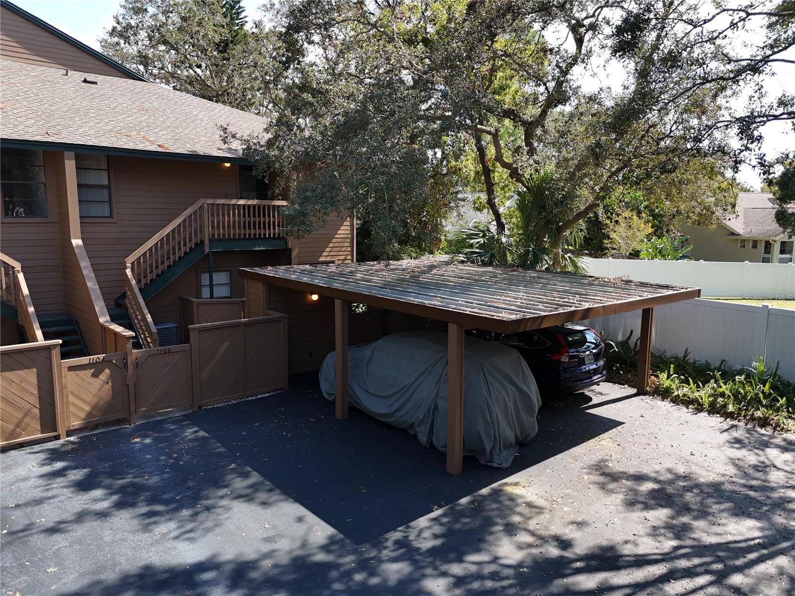 1106 LENNOX RD W, Palm Harbor, FL 34683