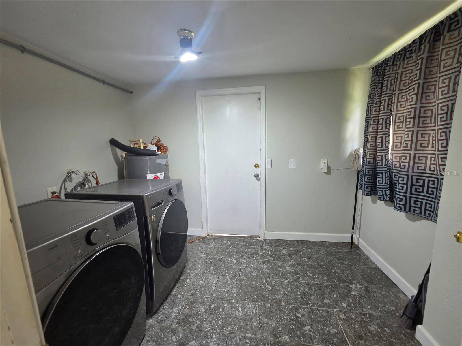 916 E 123RD AVE, Tampa, FL 33612