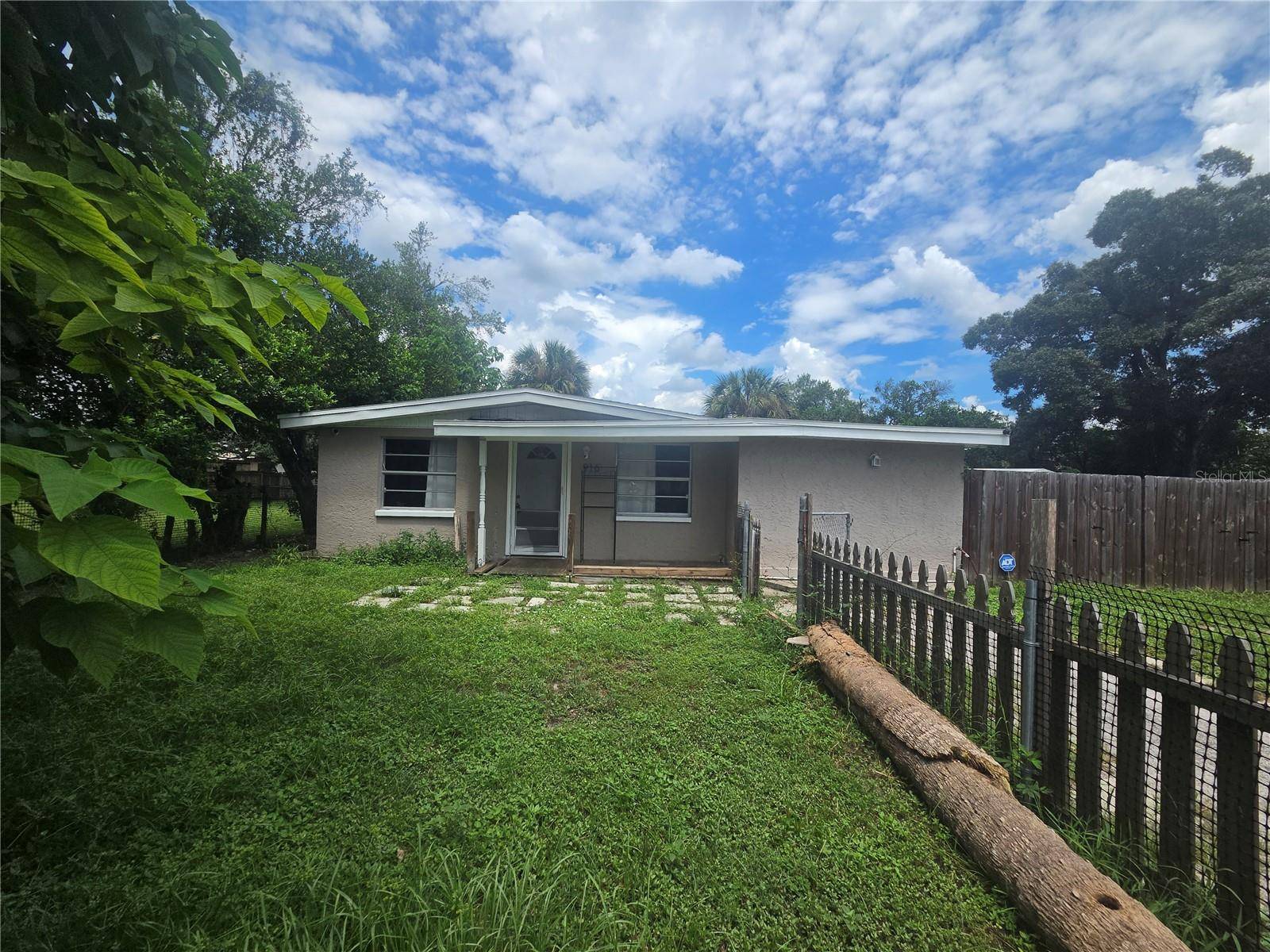 916 E 123RD AVE, Tampa, FL 33612