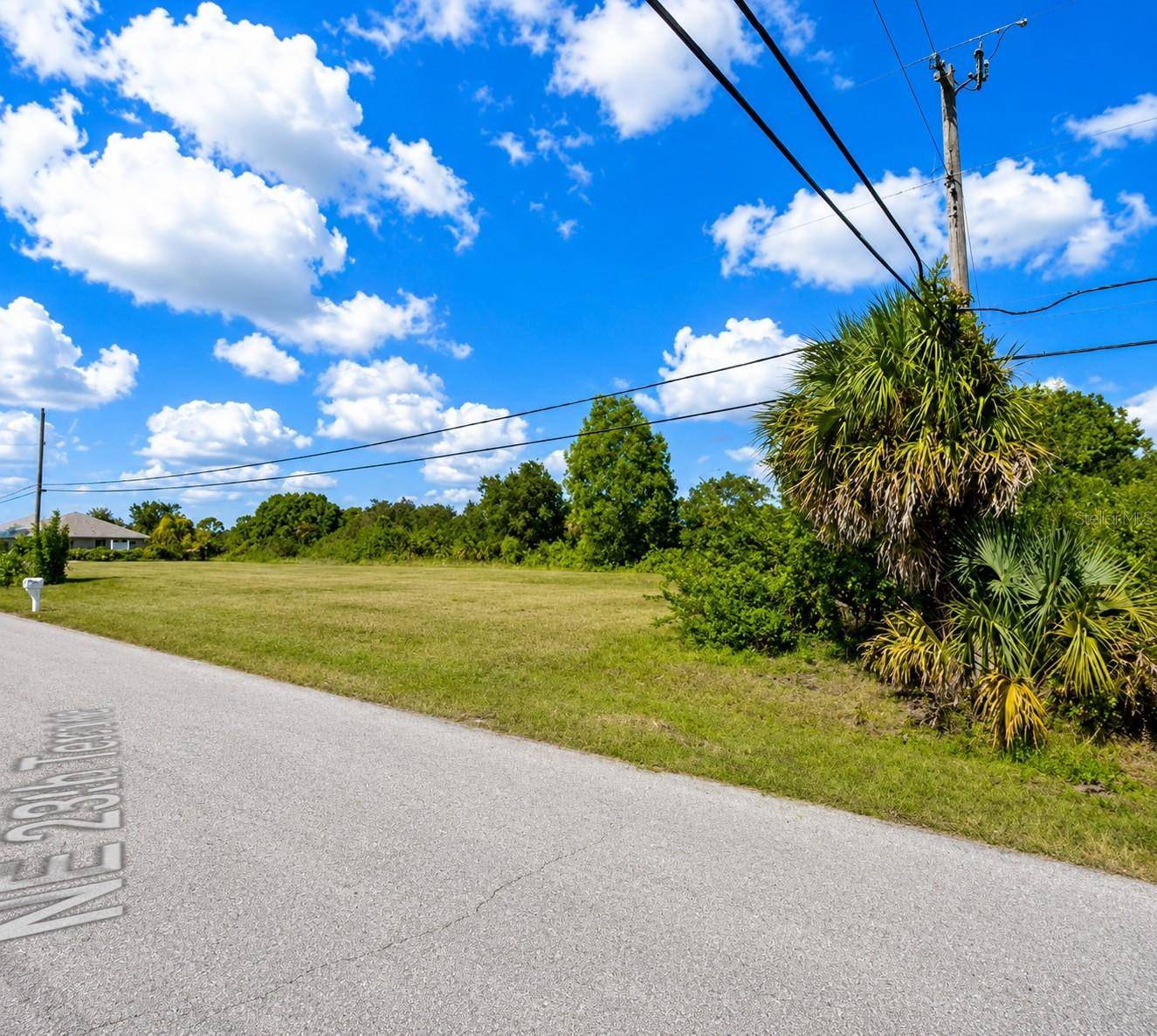 2133 NE 25TH TER, Cape Coral, FL 33909