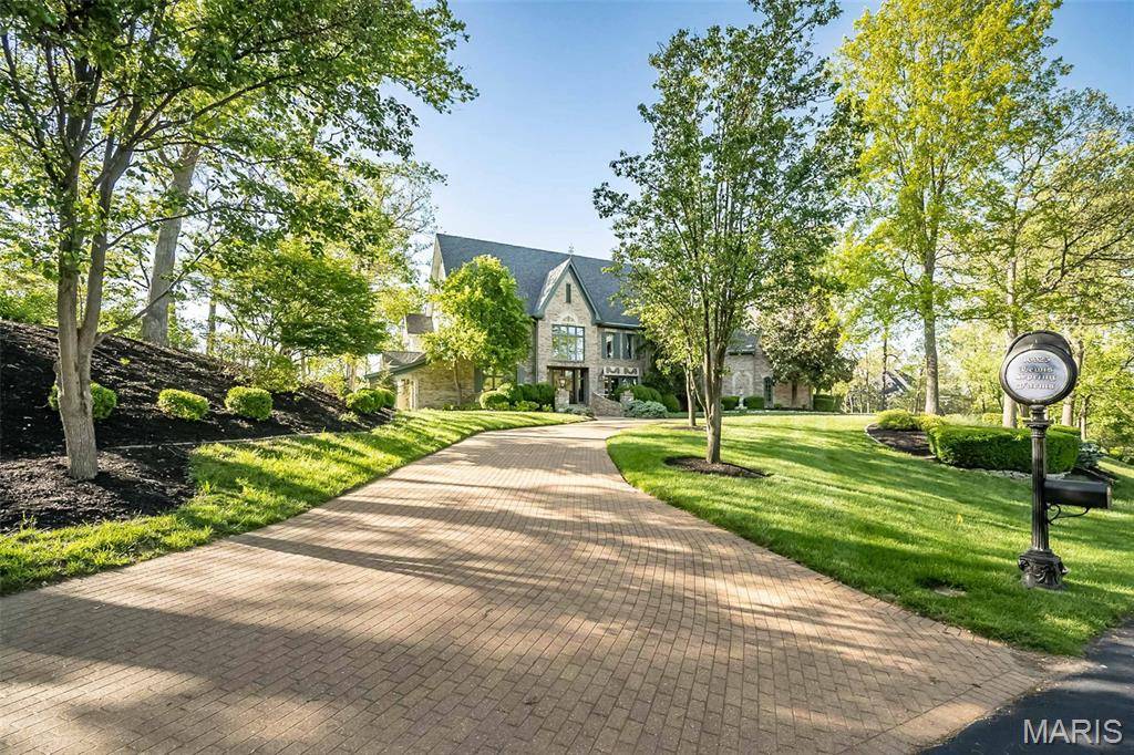 16925 Lewis Spring Farms RD, St Louis, MO 63005