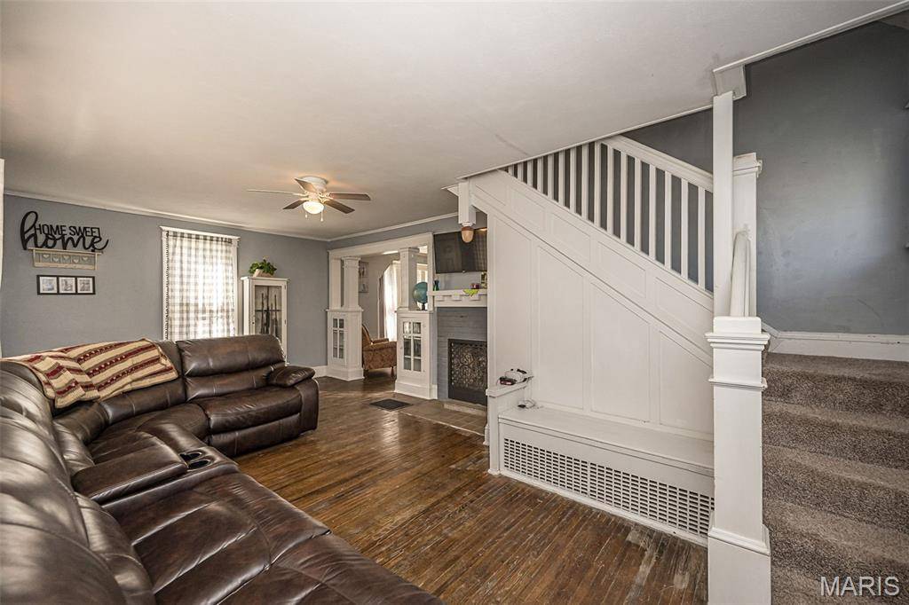 307 5th N, Elsberry, MO 63343