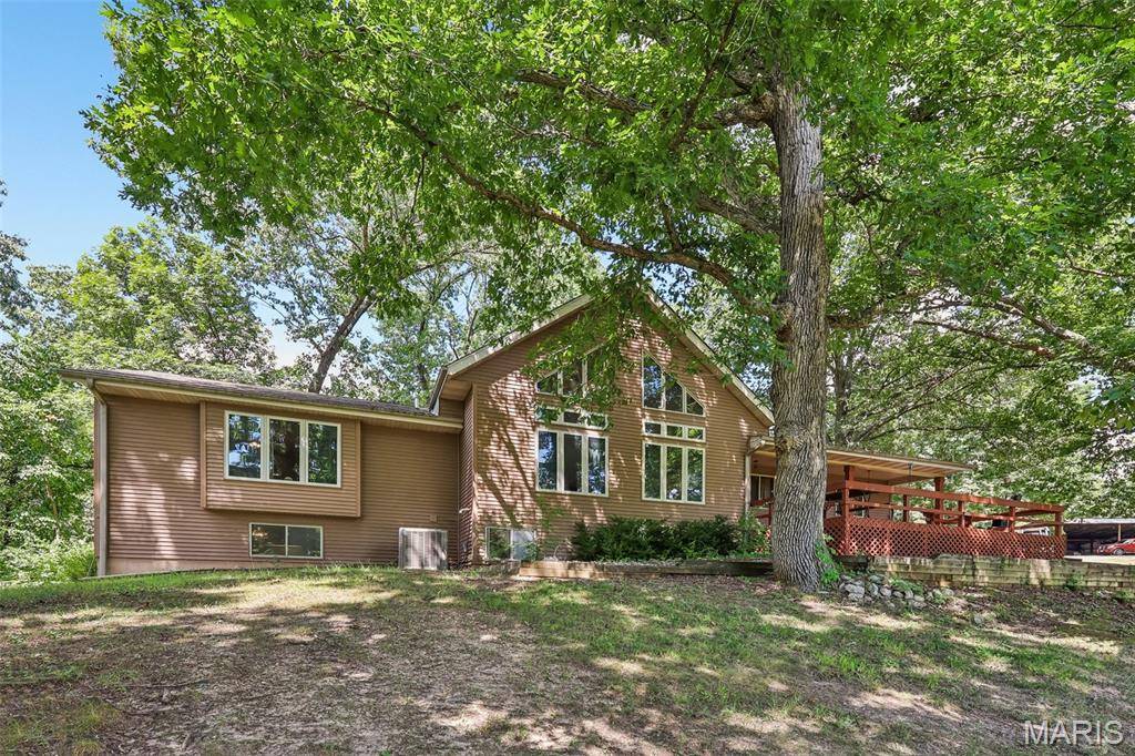 11706 Walshville TRL, Hillsboro, IL 62049