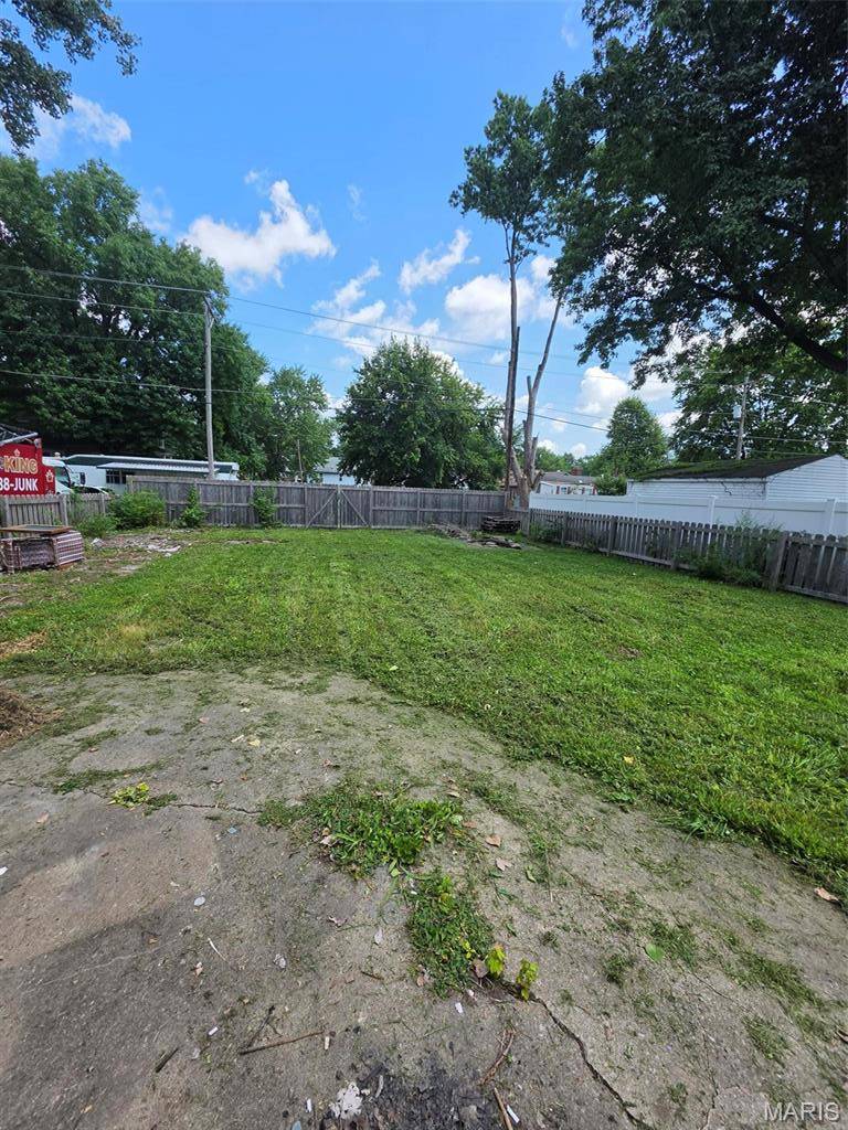 107 S 30th ST, Belleville, IL 62226