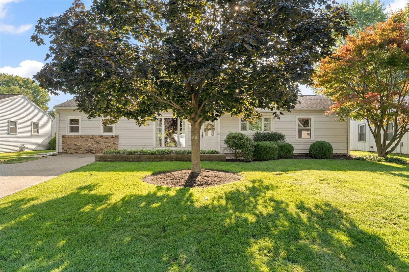 1010 Scottsdale DR, Champaign, IL 61821