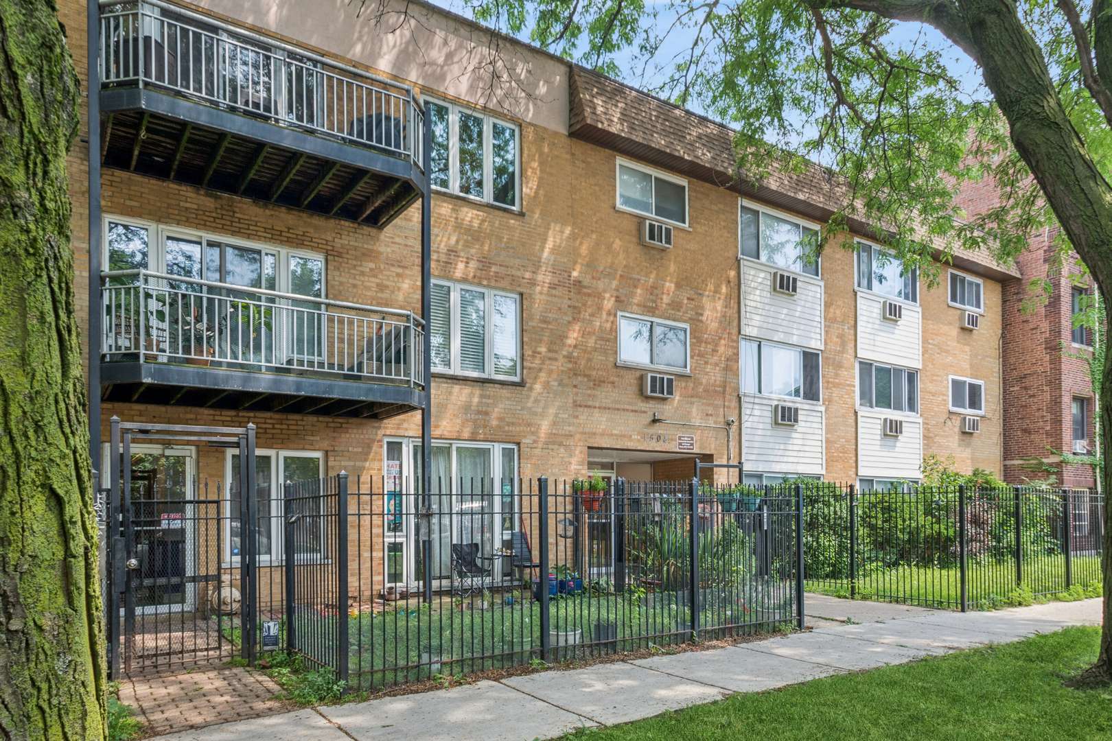 1514 W Pratt BLVD #3B, Chicago, IL 60626