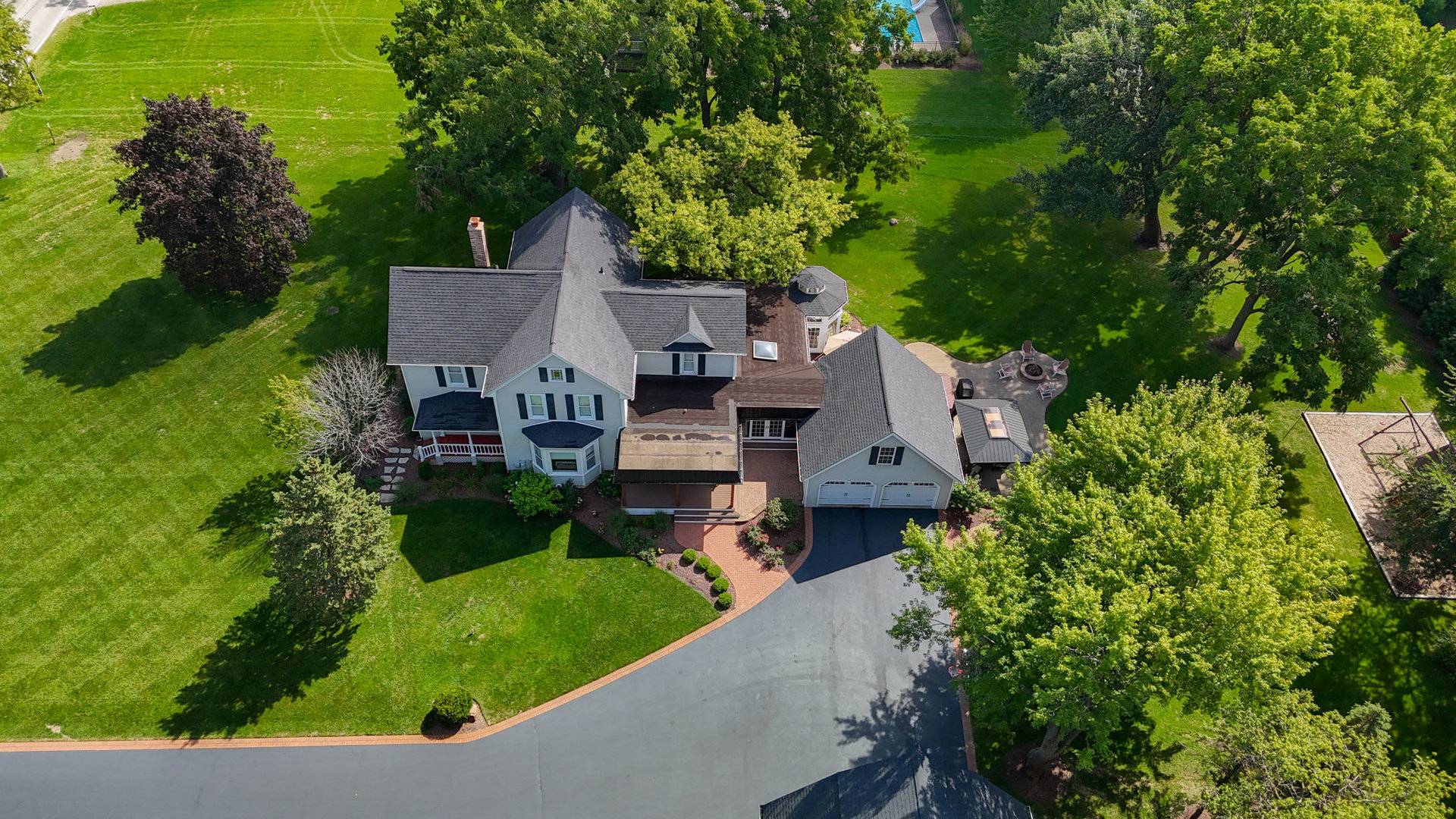 3614 Wolf RD, Oswego, IL 60543