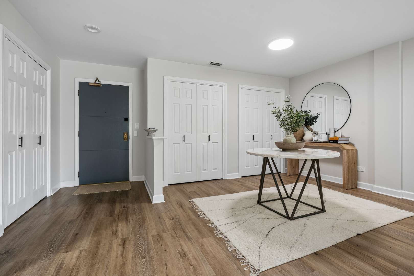 7201 N Lincoln AVE #203, Lincolnwood, IL 60712
