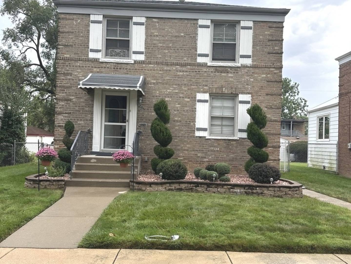 8439 S Hoyne ST, Chicago, IL 60620