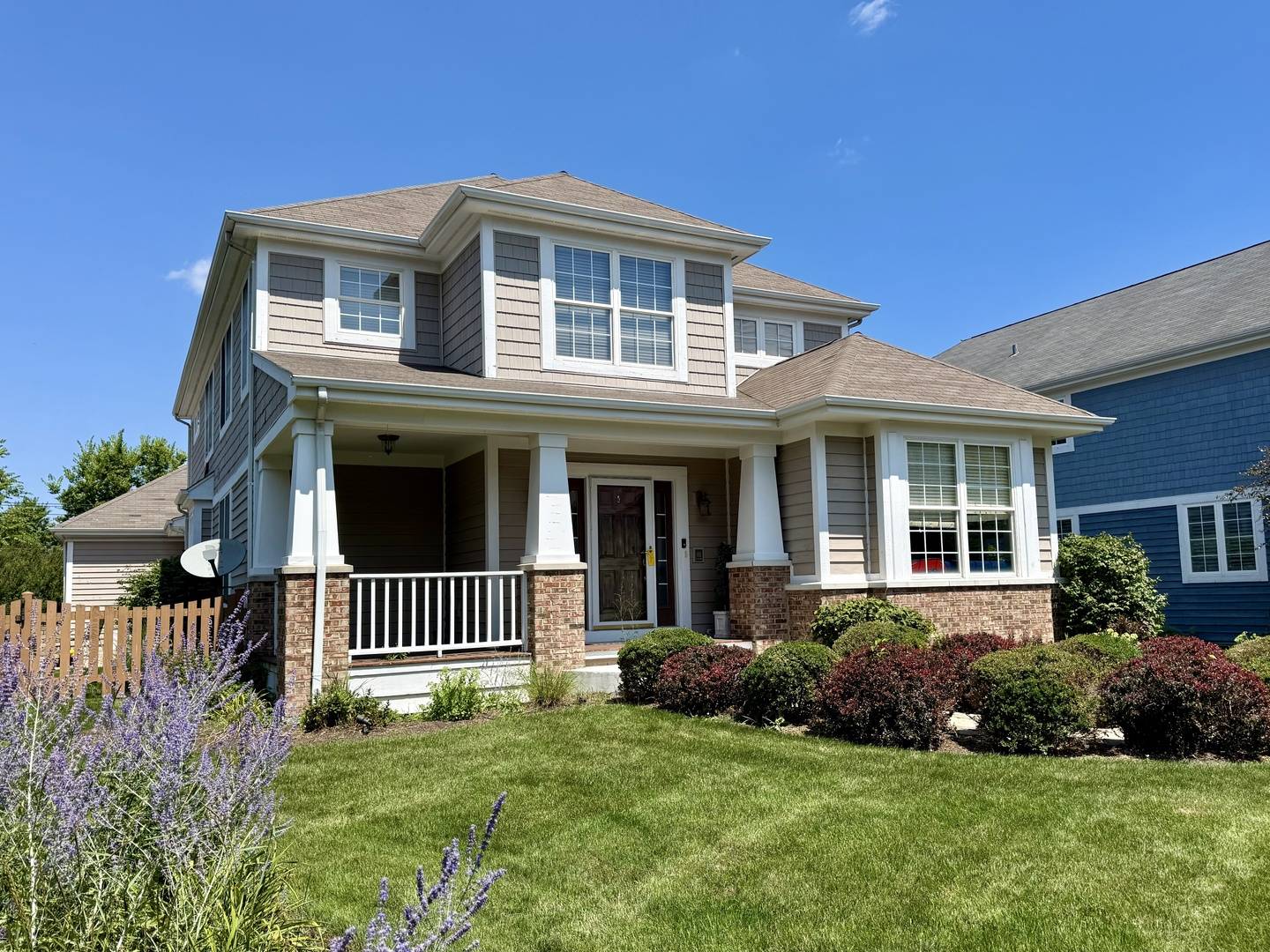2804 Park LN, Glenview, IL 60025