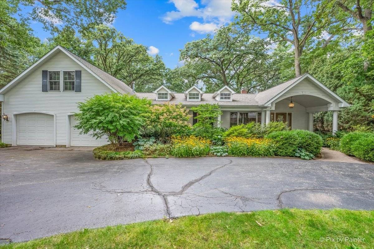 366 Warwick LN, Lakewood, IL 60014