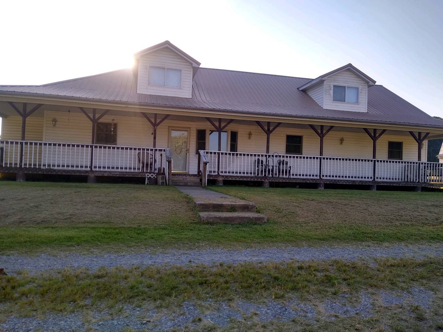 7020 Buncombe RD, Buncombe, IL 62912