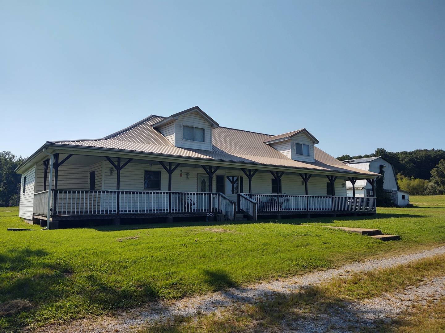 7020 Buncombe RD, Buncombe, IL 62912