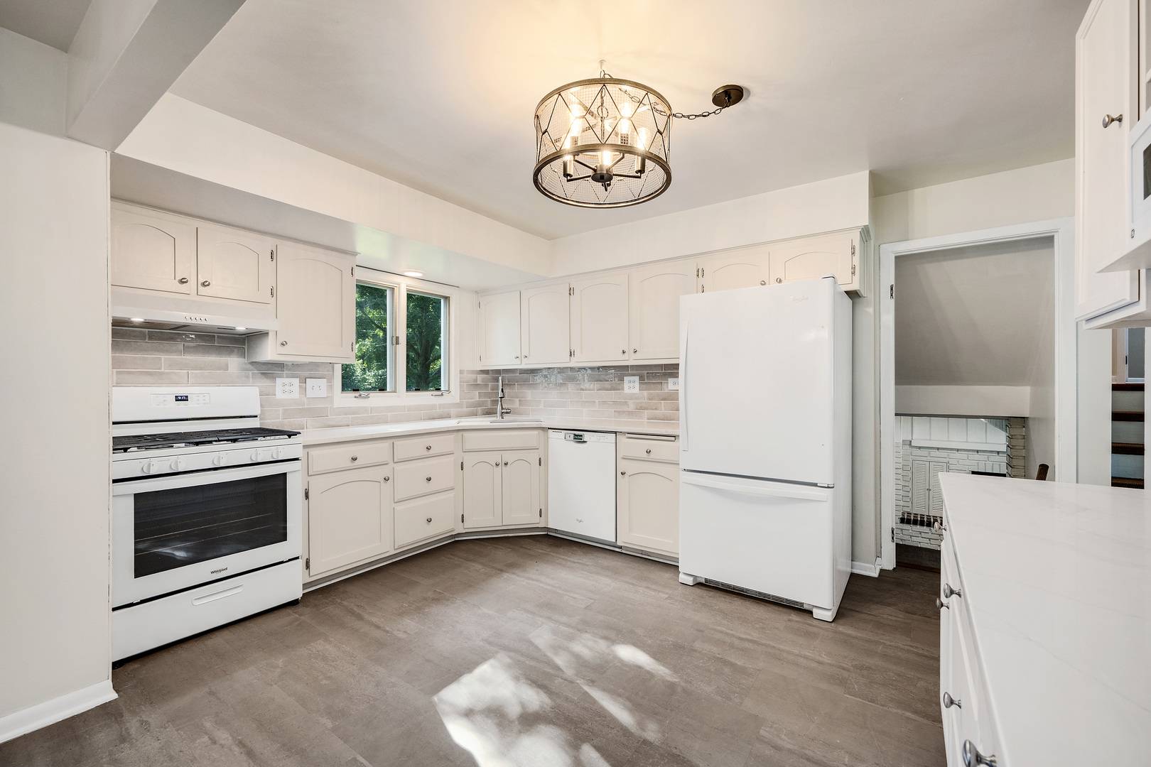6151 Leonard AVE, Downers Grove, IL 60516