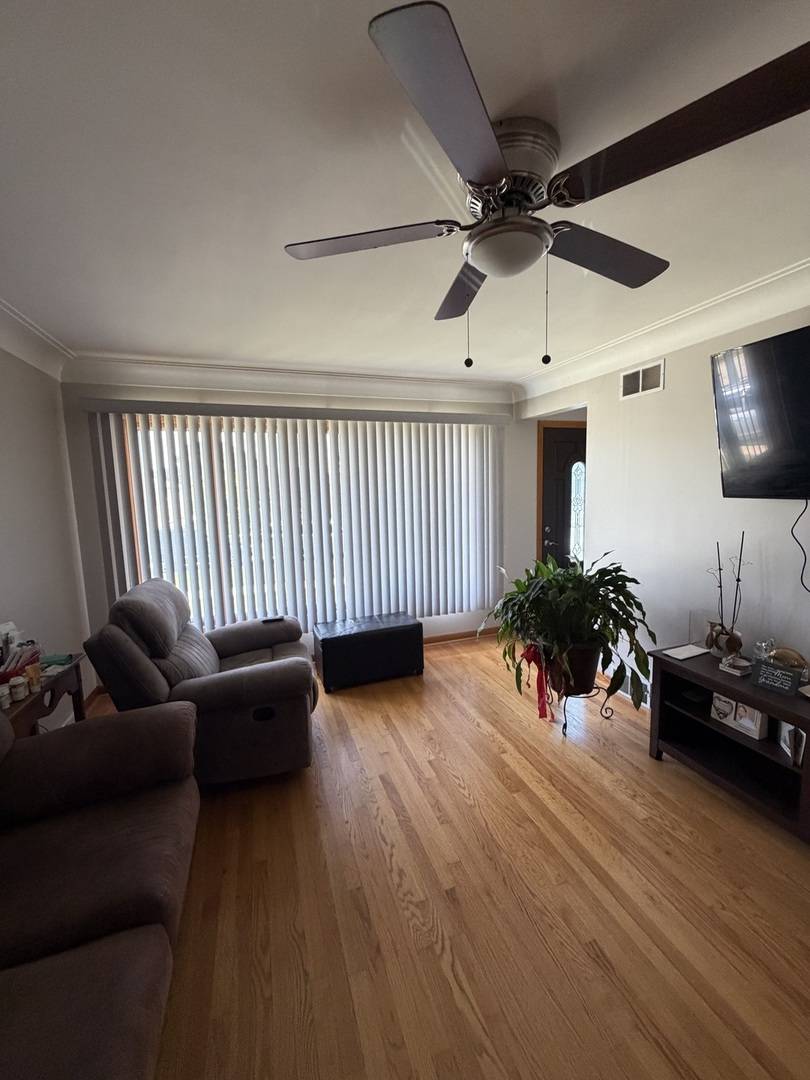 8016 Natchez AVE, Burbank, IL 60459