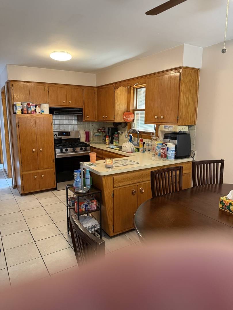 8016 Natchez AVE, Burbank, IL 60459