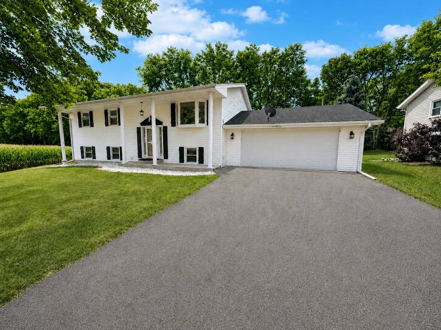 437 E 11th ST, Pecatonica, IL 61063