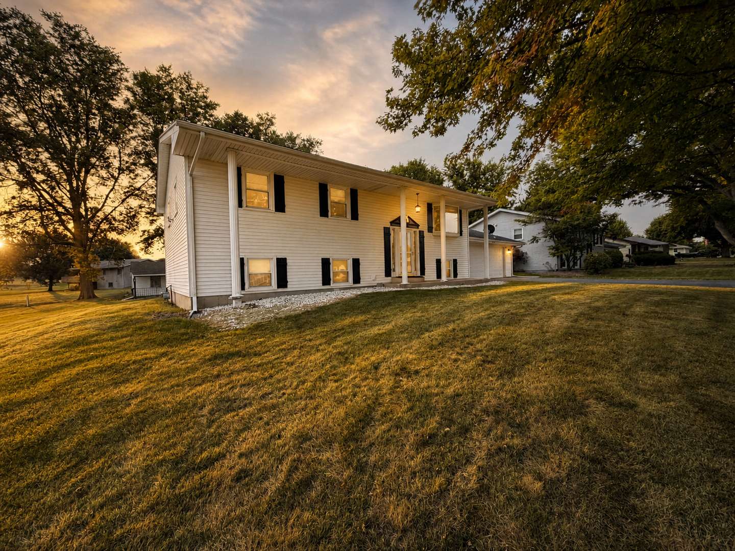 437 E 11th ST, Pecatonica, IL 61063