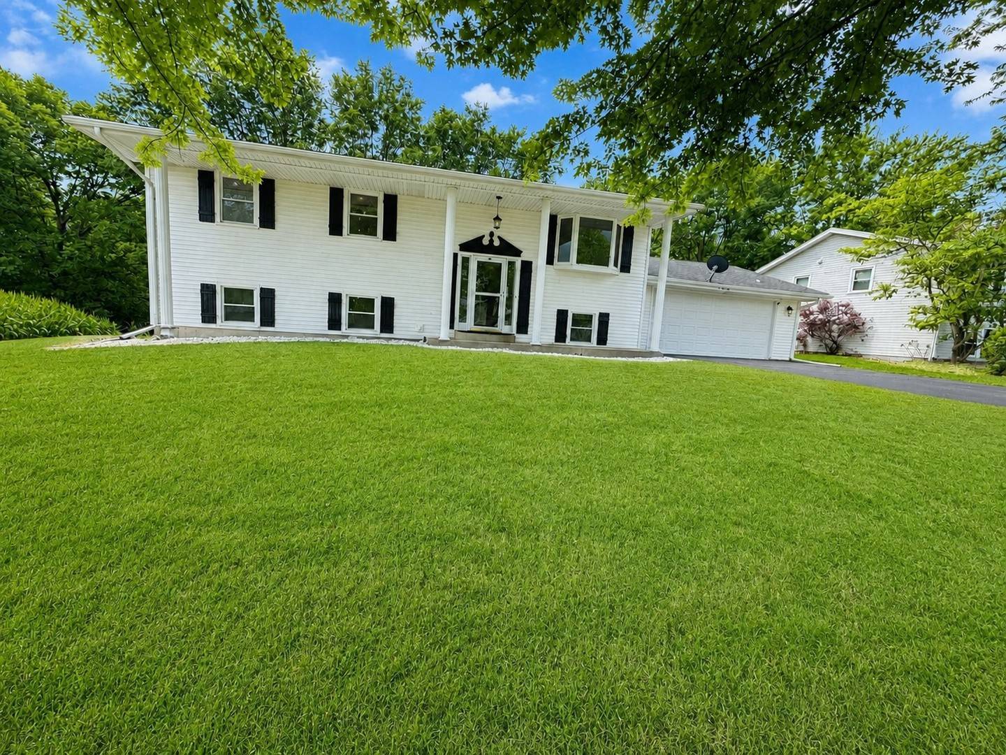 437 E 11th ST, Pecatonica, IL 61063