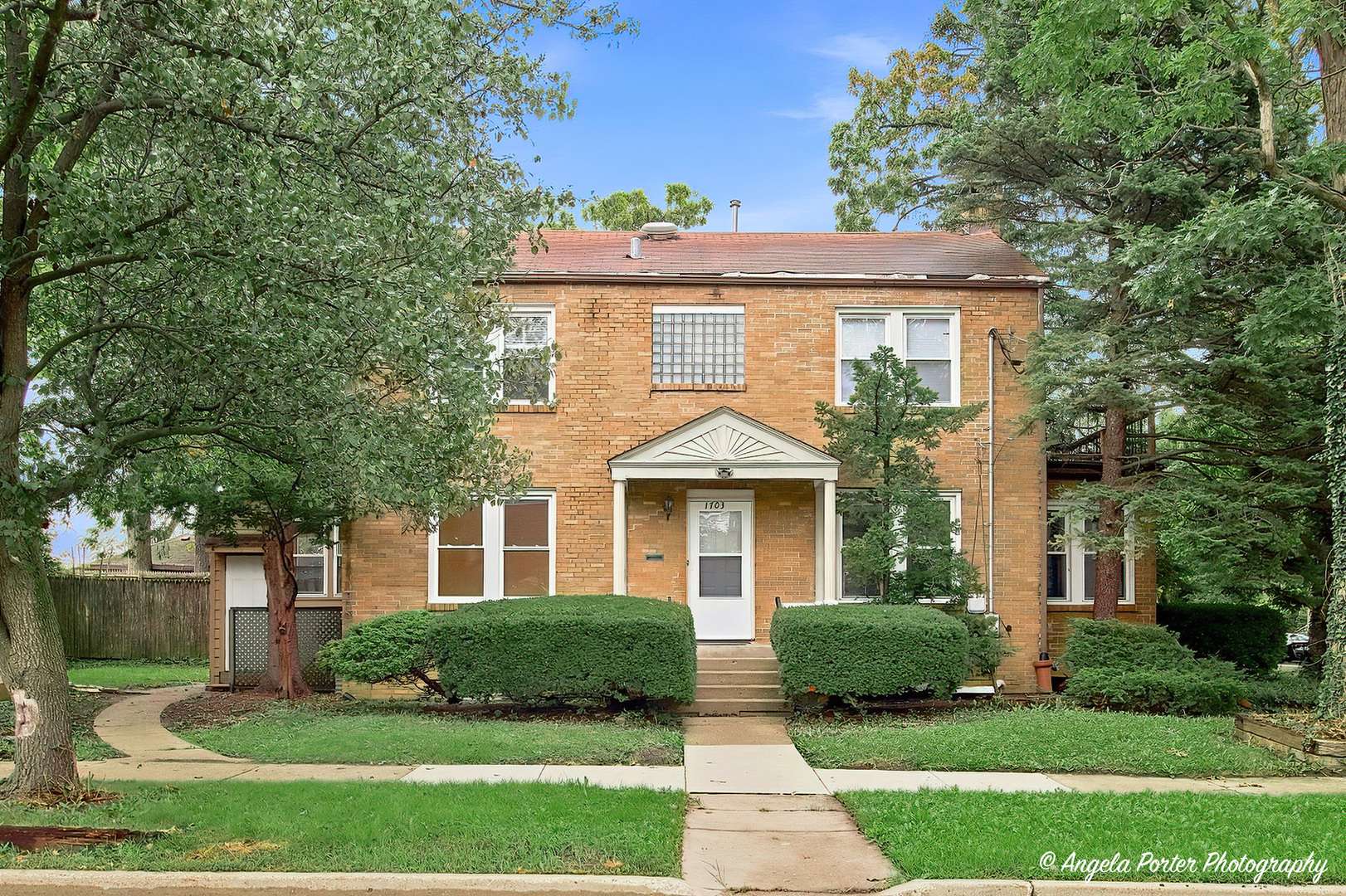 1703 N JACKSON ST, Waukegan, IL 60085