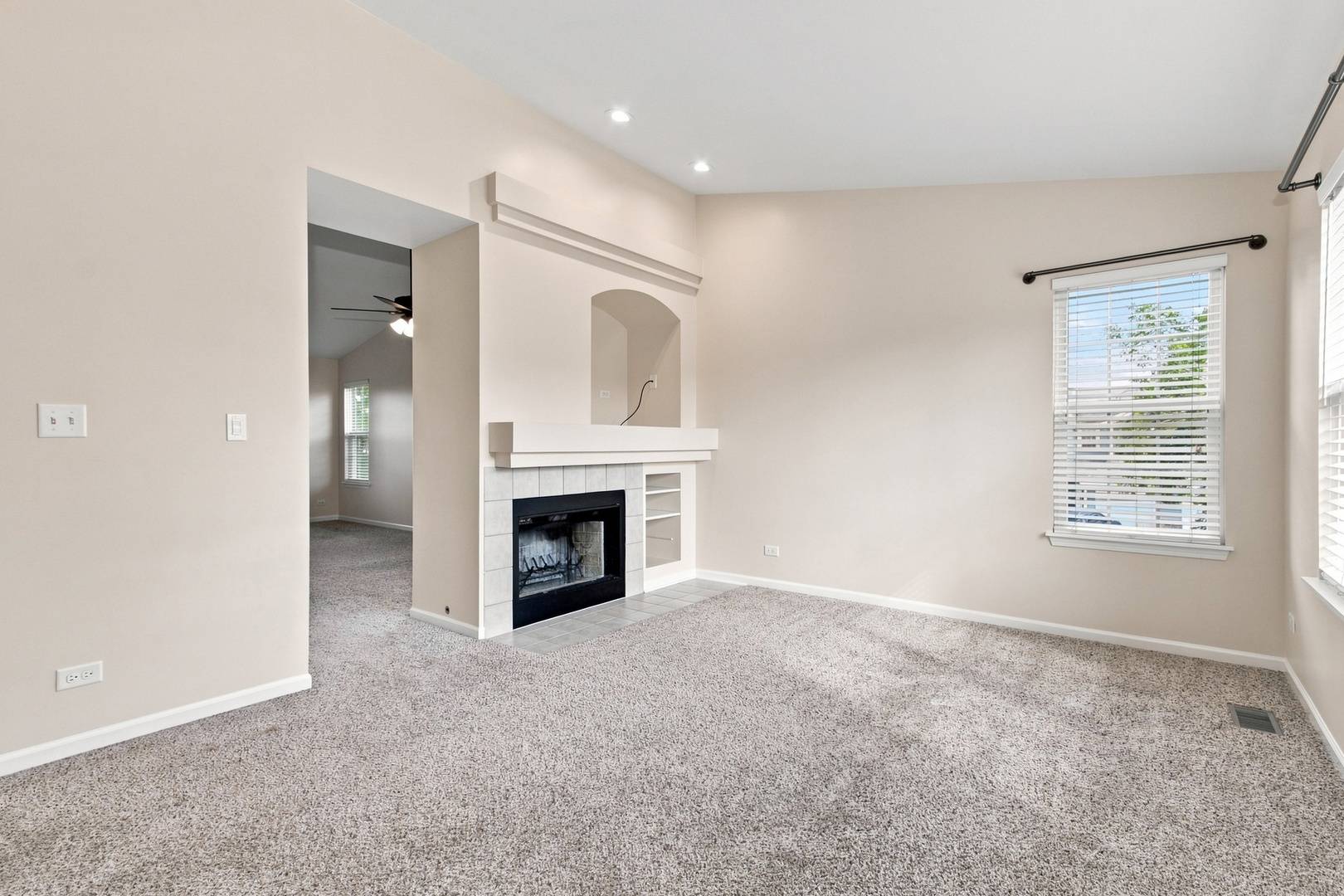 903 Genesee DR, Naperville, IL 60563