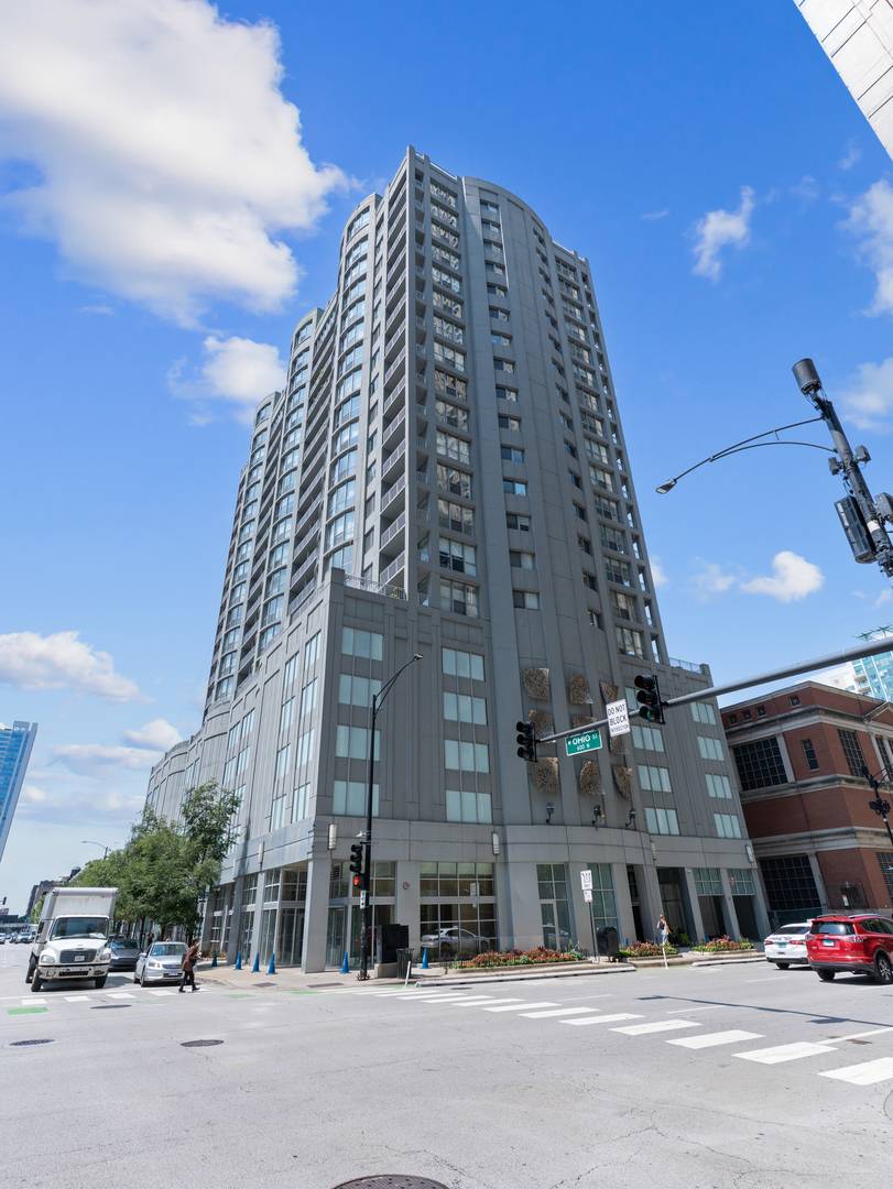 600 N Dearborn ST #602, Chicago, IL 60654