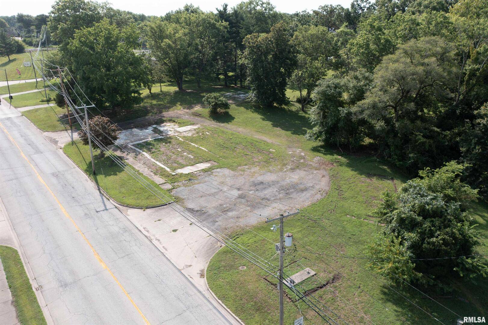 799 E MAIN ST, Salem, IL 62881