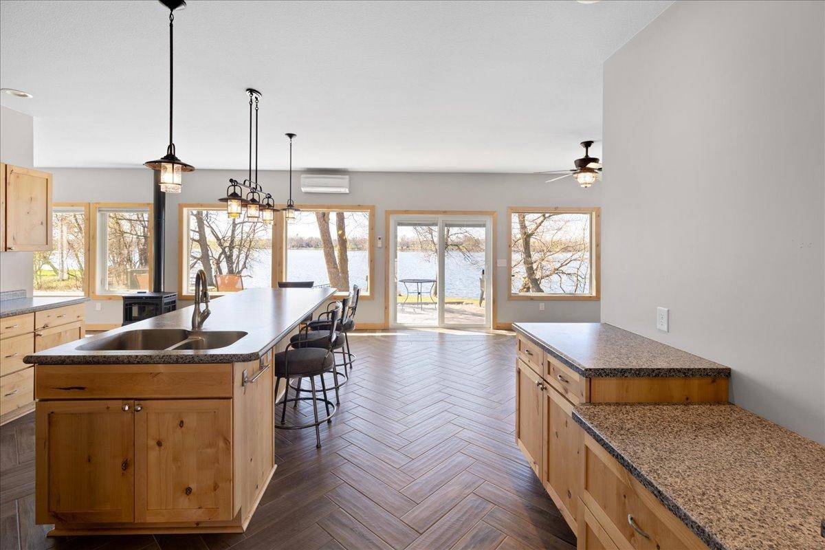 1642 Scenic Hideaway LN NE, Elysian, MN 56028
