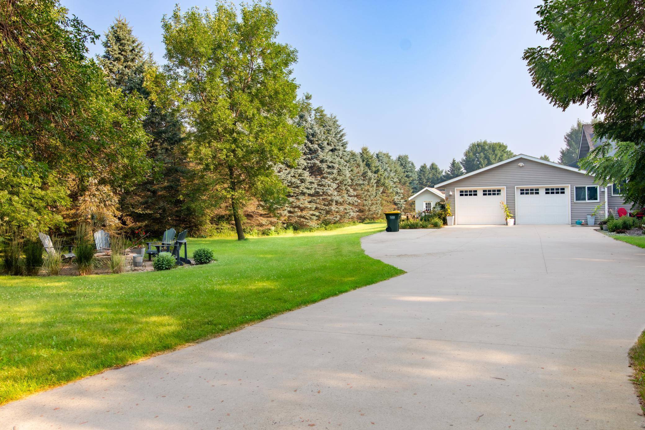 12480 212th AVE NE, New London, MN 56273