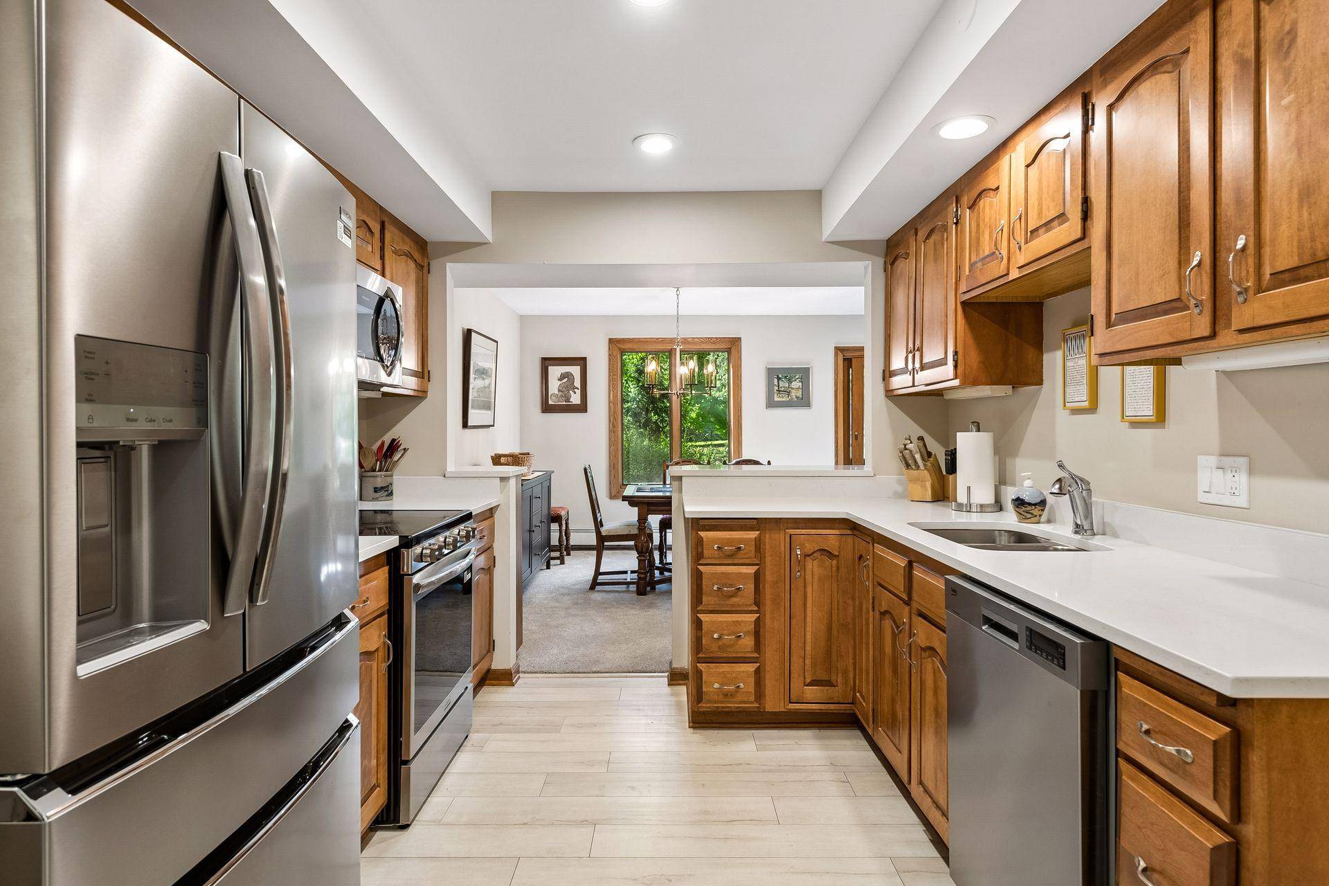 5501 Dewey Hill RD #140, Edina, MN 55439