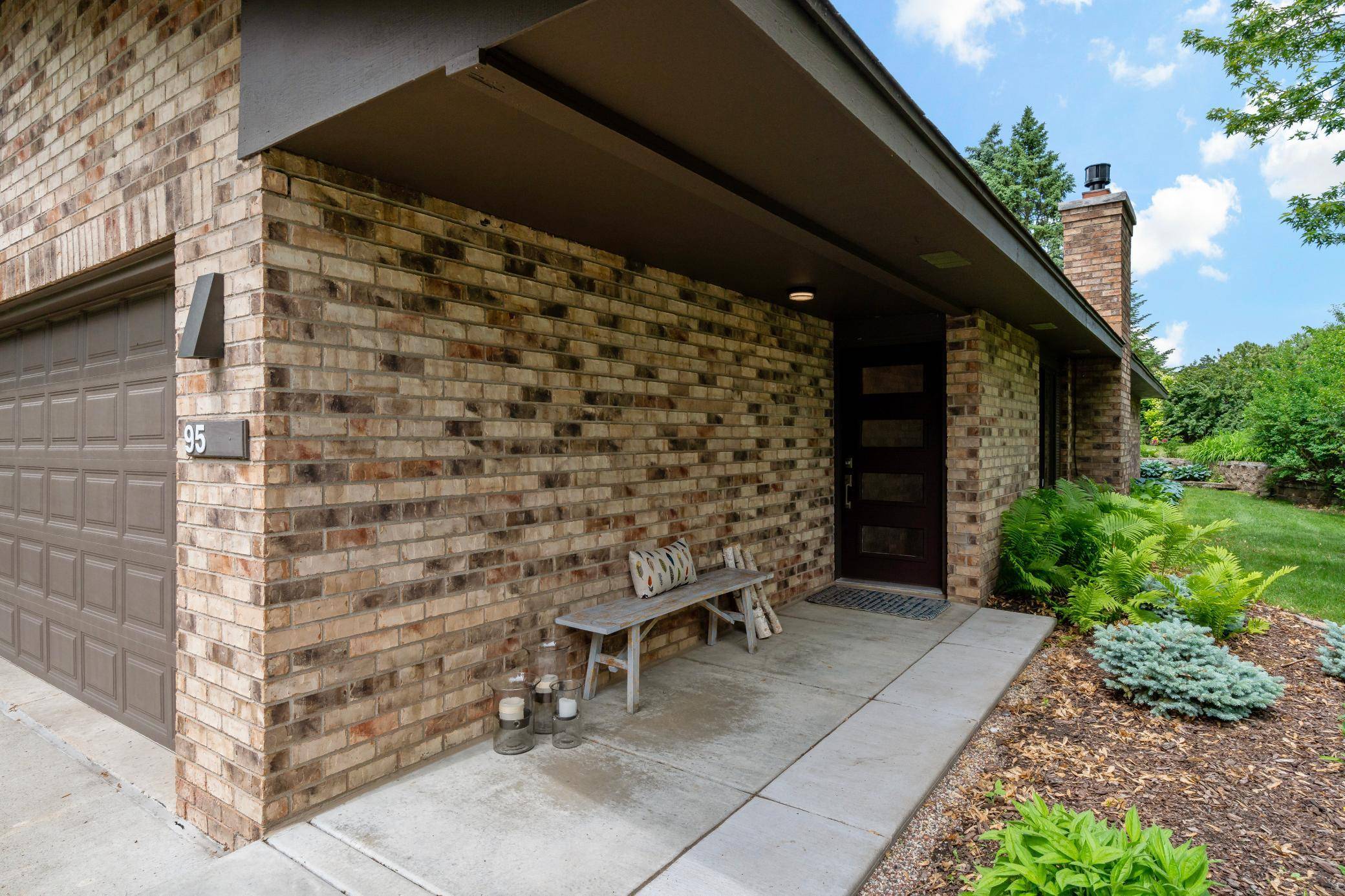 95 Holly LN N, Plymouth, MN 55447