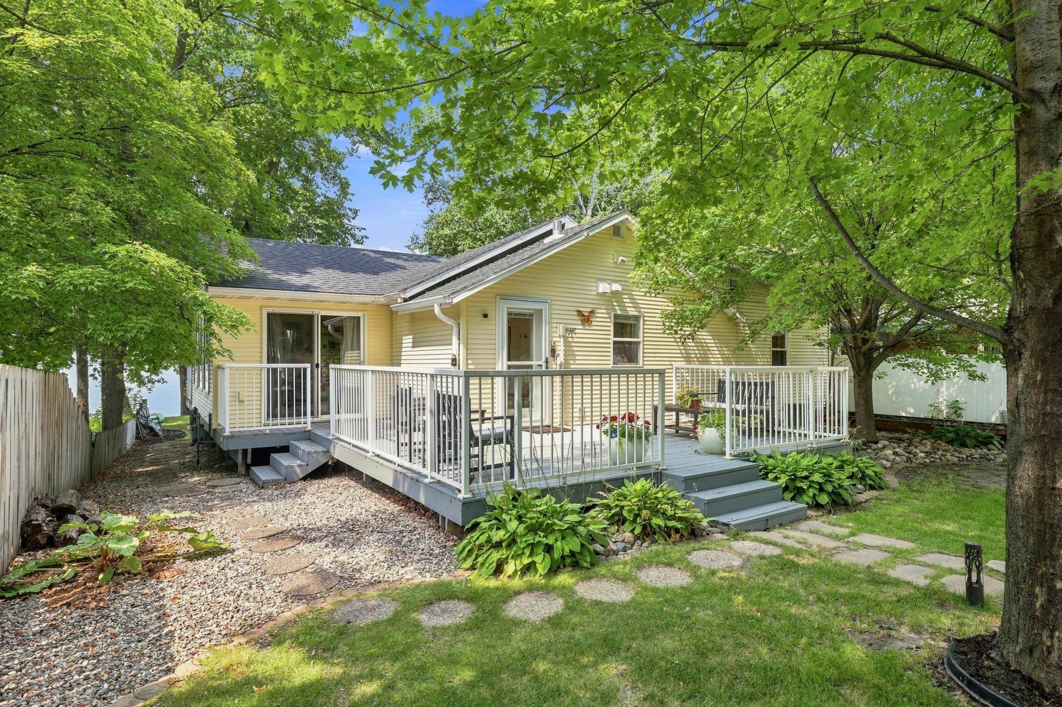 1244 E Shore DR, Detroit Lakes, MN 56501