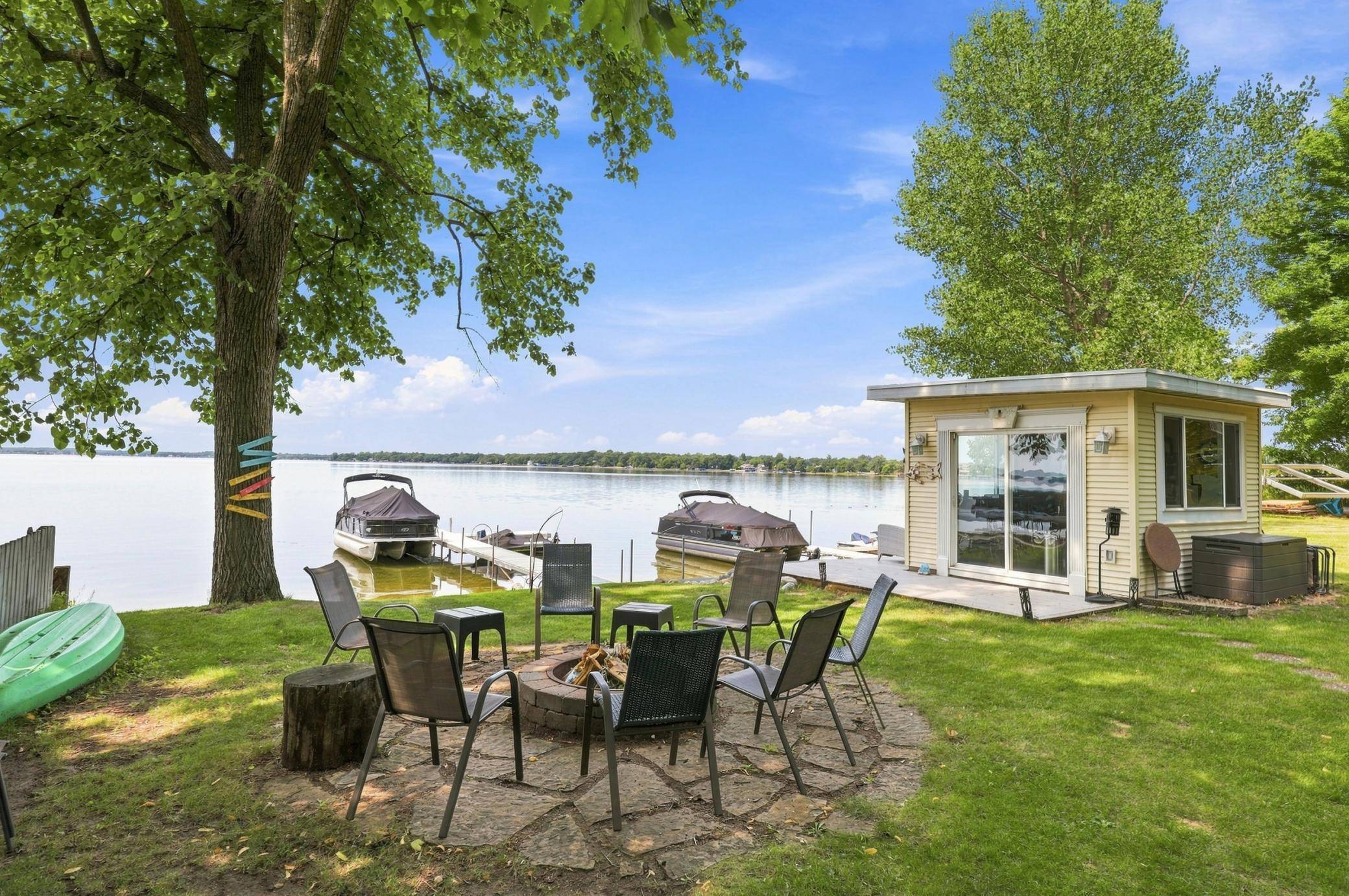 1244 E Shore DR, Detroit Lakes, MN 56501