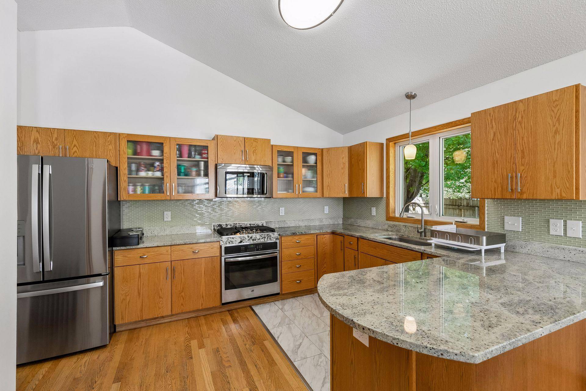 821 Lancer DR NE, Owatonna, MN 55060