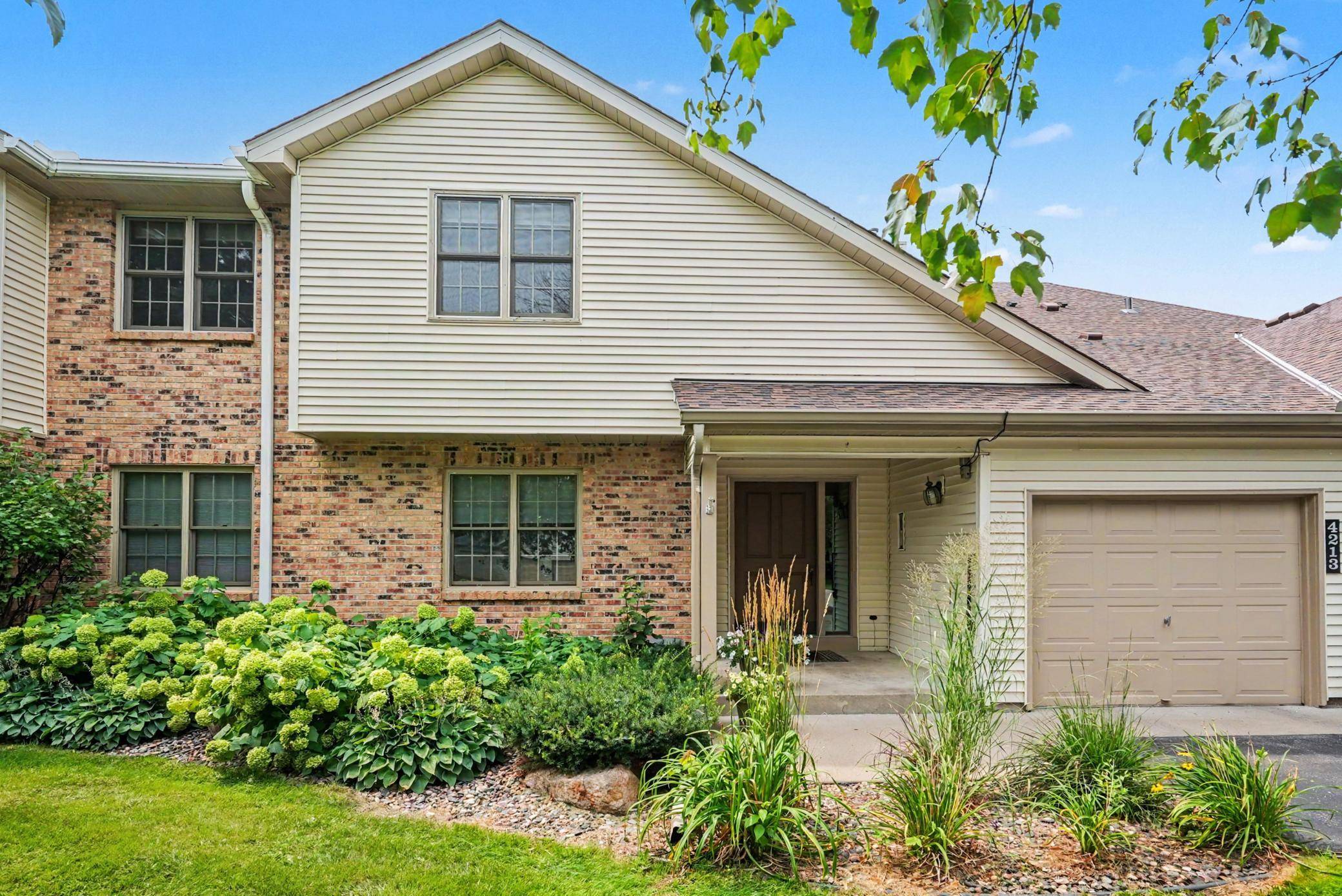 4213 Oakmede LN #120D, White Bear Lake, MN 55110