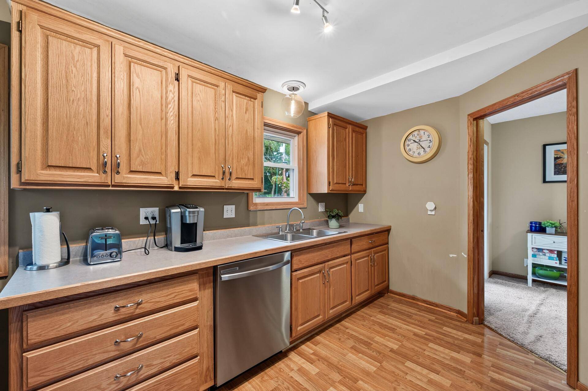 1684 Long Lake RD, New Brighton, MN 55112