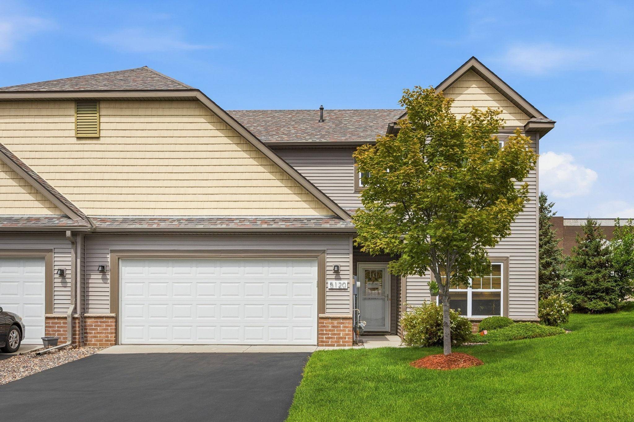 5120 Parker CIR, Robbinsdale, MN 55422