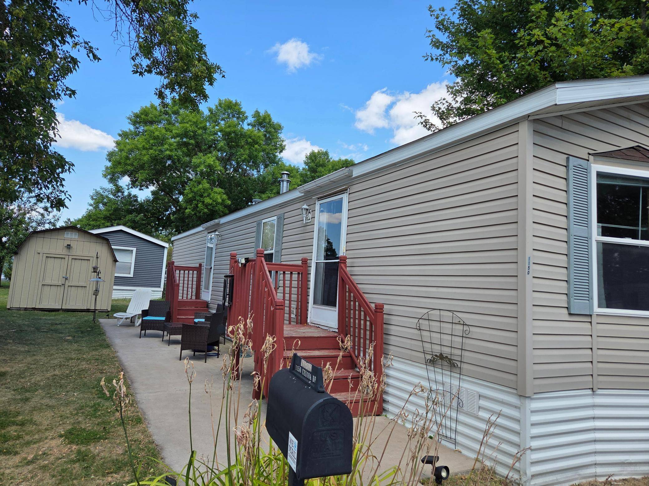 1150 Cessna DR E, New Brighton, MN 55112