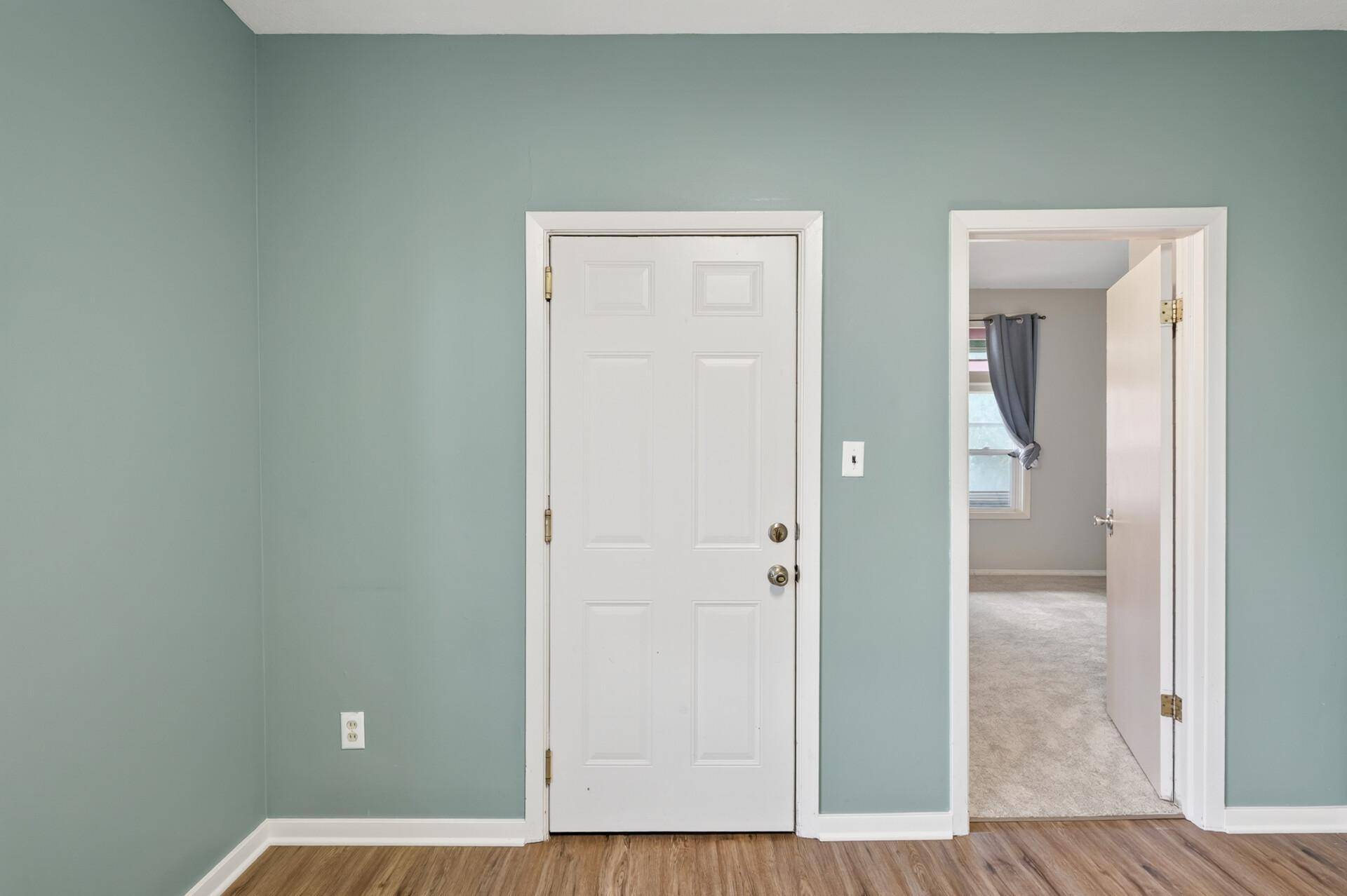 807 Case AVE, Saint Paul, MN 55106